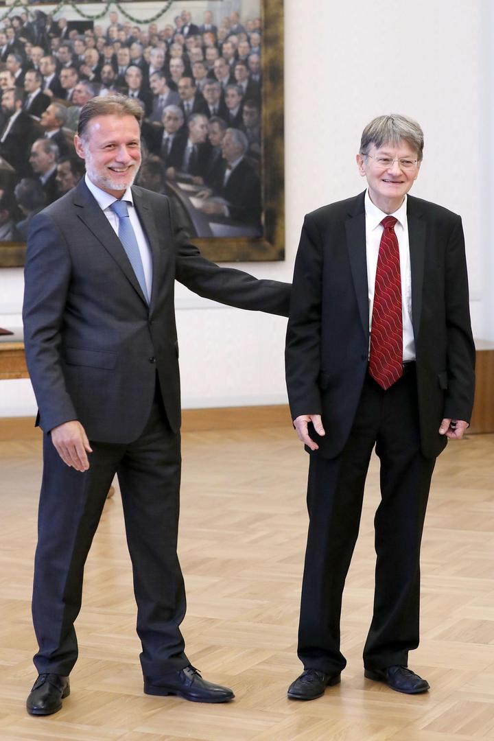 18.10.2021., Zagreb -Izabrani predsjednik Vrhovnog suda Republike Hrvatske i predsjednik Drzavnog izbornog povjerenstva Radovan Dobronic prisegnuo je danas pred predsjednikom Hrvatskoga sabora Gordanom Jandrokovicem. Photo: Patrik Macek/PIXSELL