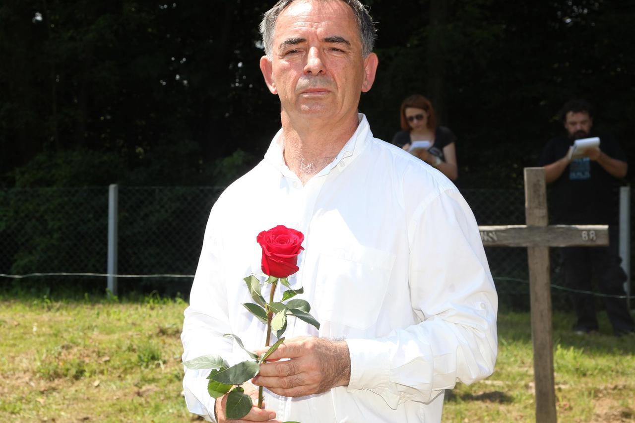03.08.2014., Dvor - Na pravoslavnom groblju odrzana je komemoracija za stradale i nestale u toku i nakon Vojno redarstvene akcije Oluja.  Milorad Pupovac. Photo: Edina Zuko/PIXSELL