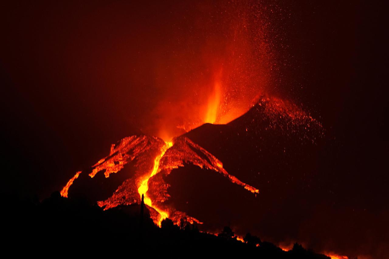 View Of Cumbre Vieja Volcano Eruption - La Palma 