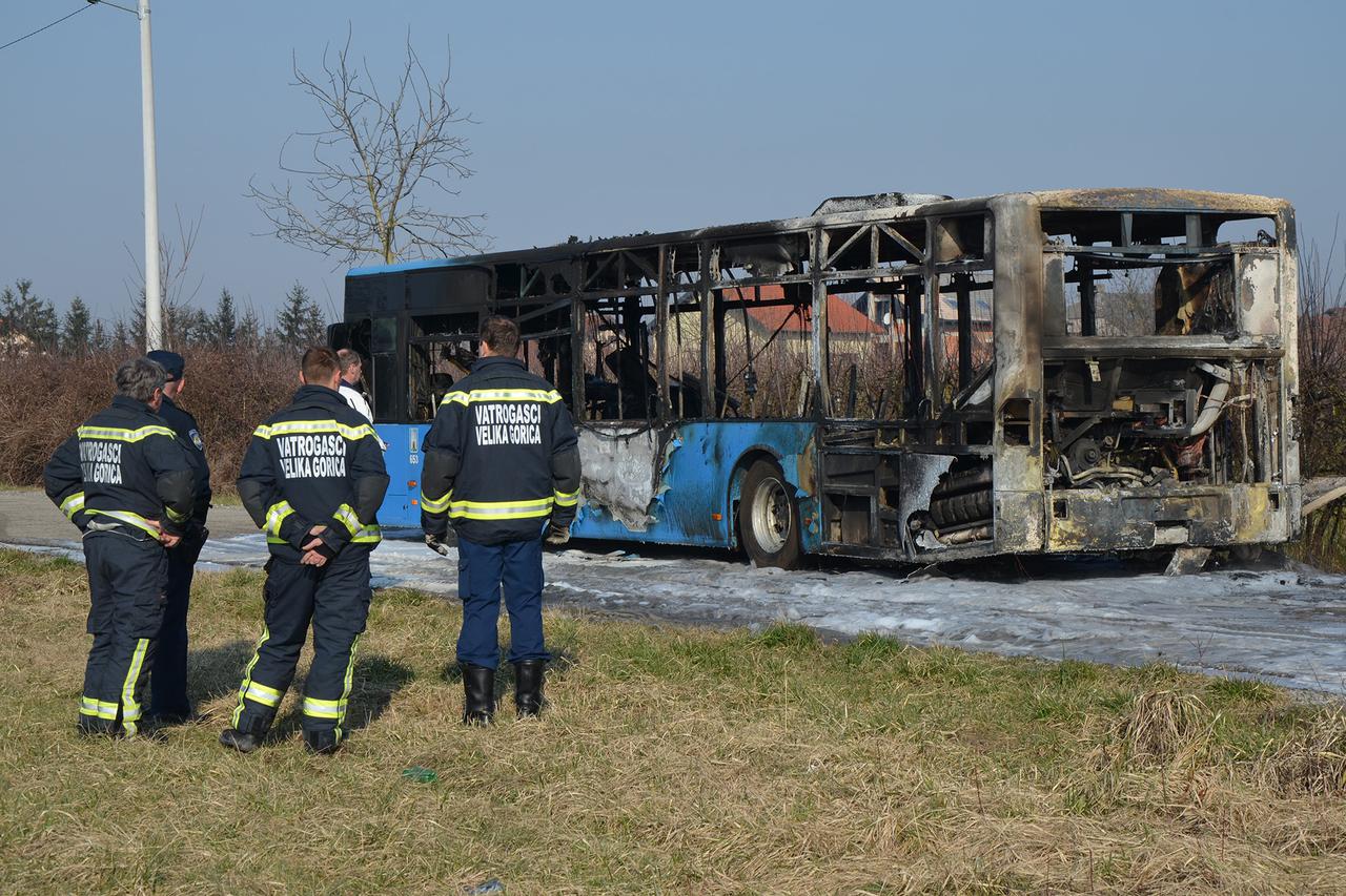 autobus izgorio