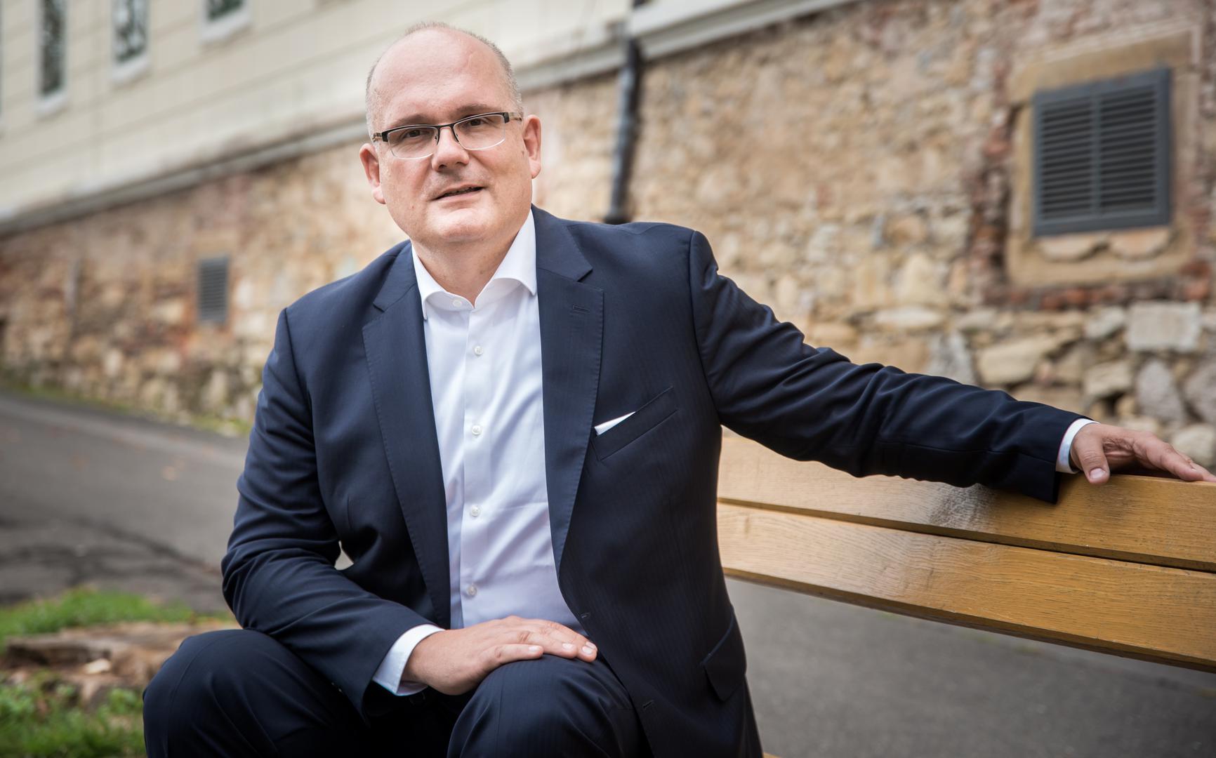 Julije Domac je od 2013. godine i predsjednik Europskog udruženja regija i energetskih agencija FEDARENE koja okuplja 80 članica
