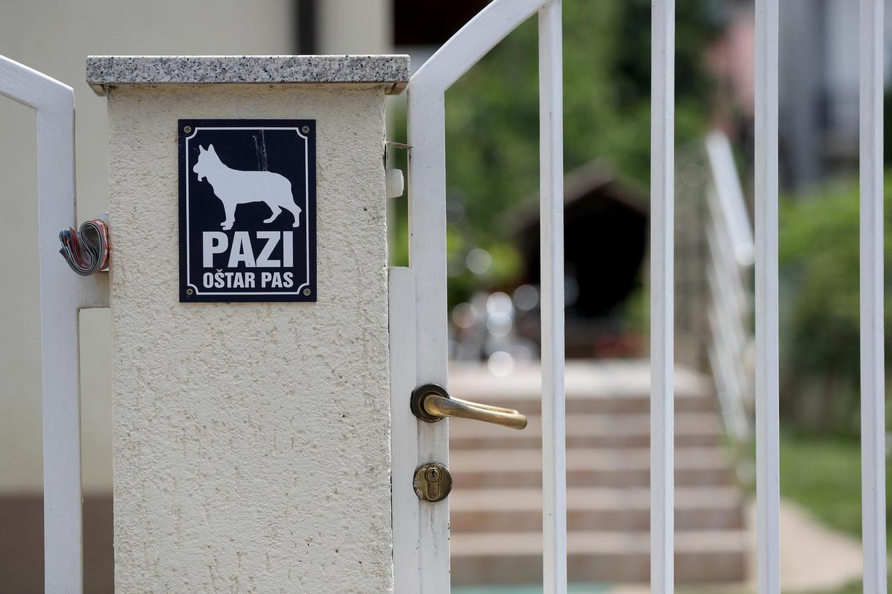 Oznaka "Pazi oštar pas"