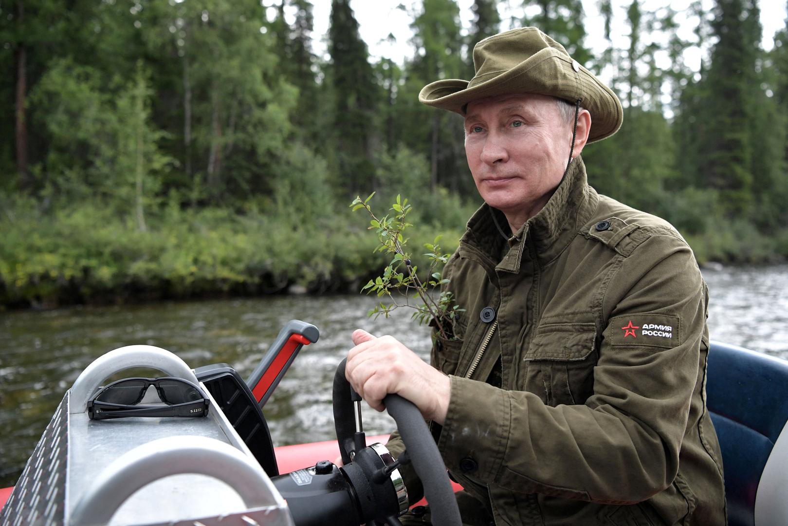 ...gdje je bio u trodnevnom lovu i ribolovu, priopćio je Kremlj.