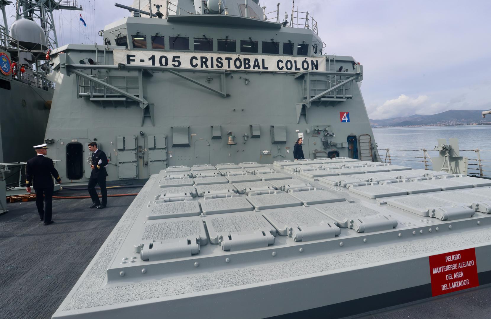 Fregata Cristóbal Colón sudjelovala je u brojnim međunarodnim operacijama i vježbama NATO-a. Među ostalim, od studenoga 2020. do ožujka 2021. djelovala je kao zapovjedni brod Stalne NATO-ove pomorske skupine 2, koja djeluje na području Sredozemnog i Crnog mora.
