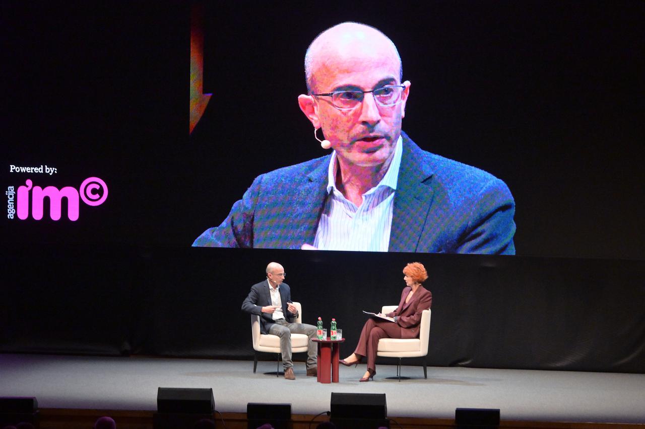 Zagreb: Moderirani intervju s Yuvalom Noahom Hararijem