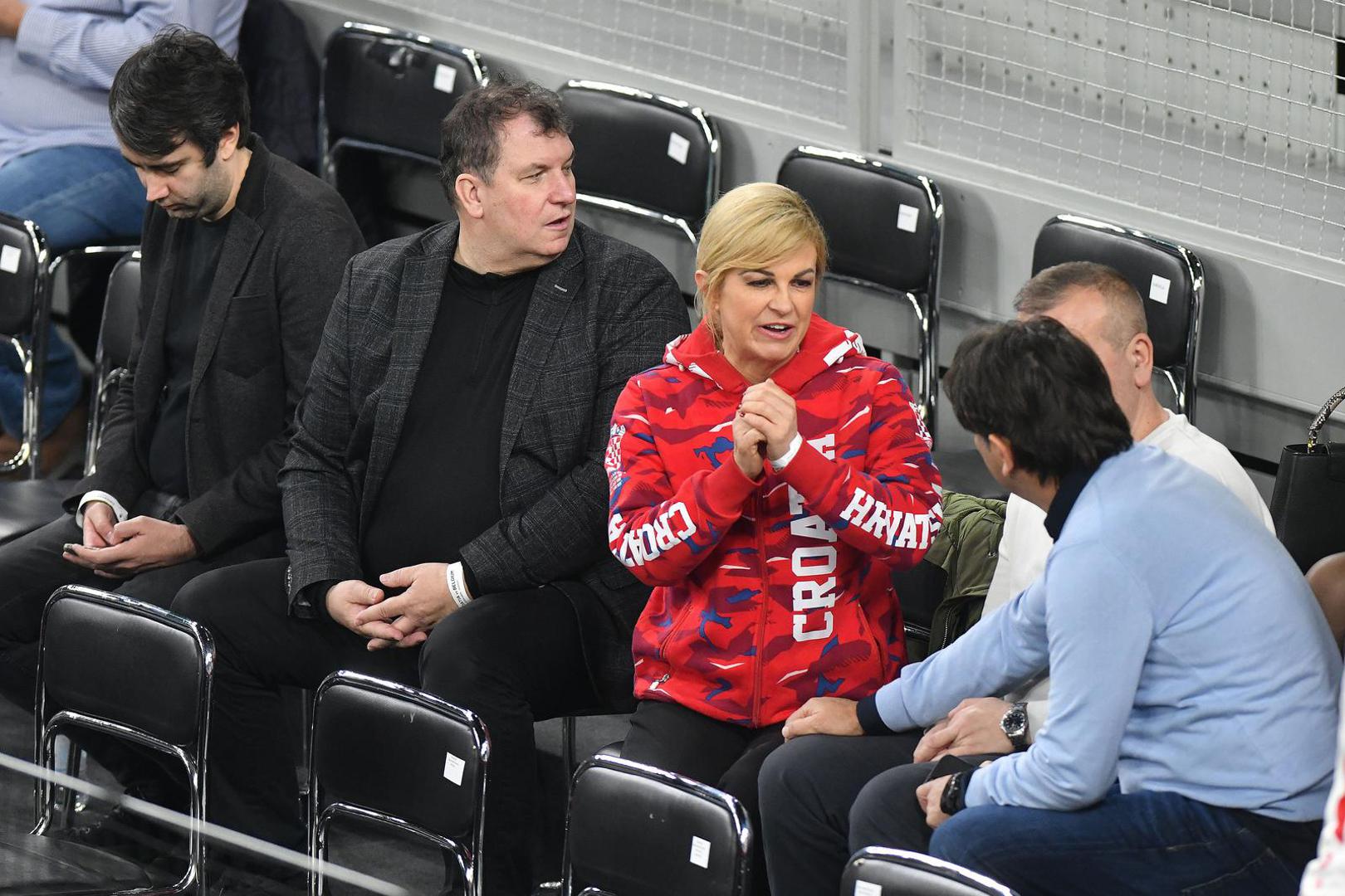 Grabar-Kitarović se prije nekoliko dana javila iz Koreje gdje su održane Zimske olimpijske igre mladih, a bivša predsjednica se istaknula hrvatskim bojama. 