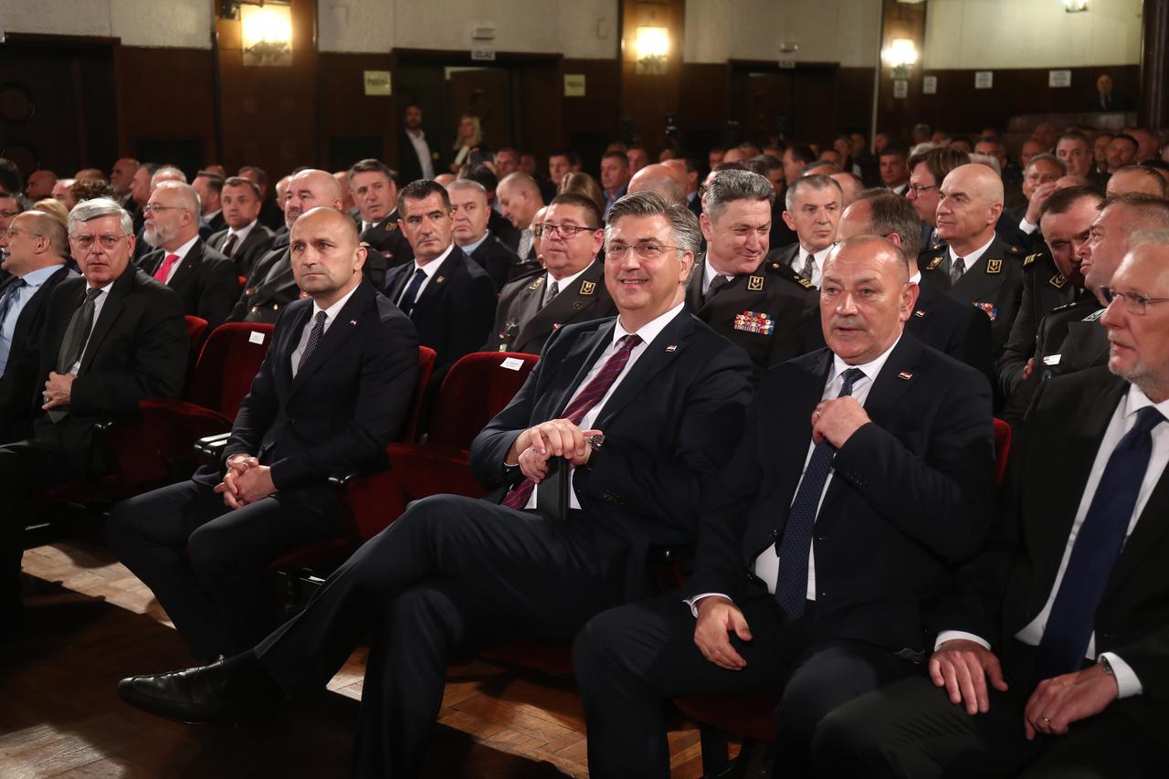 Zagreb:  Svečana akademija povodom obilježavanja Dana Hrvatske vojske, Dana Hrvatske kopnene vojske i 33. obljetnice ustrojavanja Hrvatske vojske