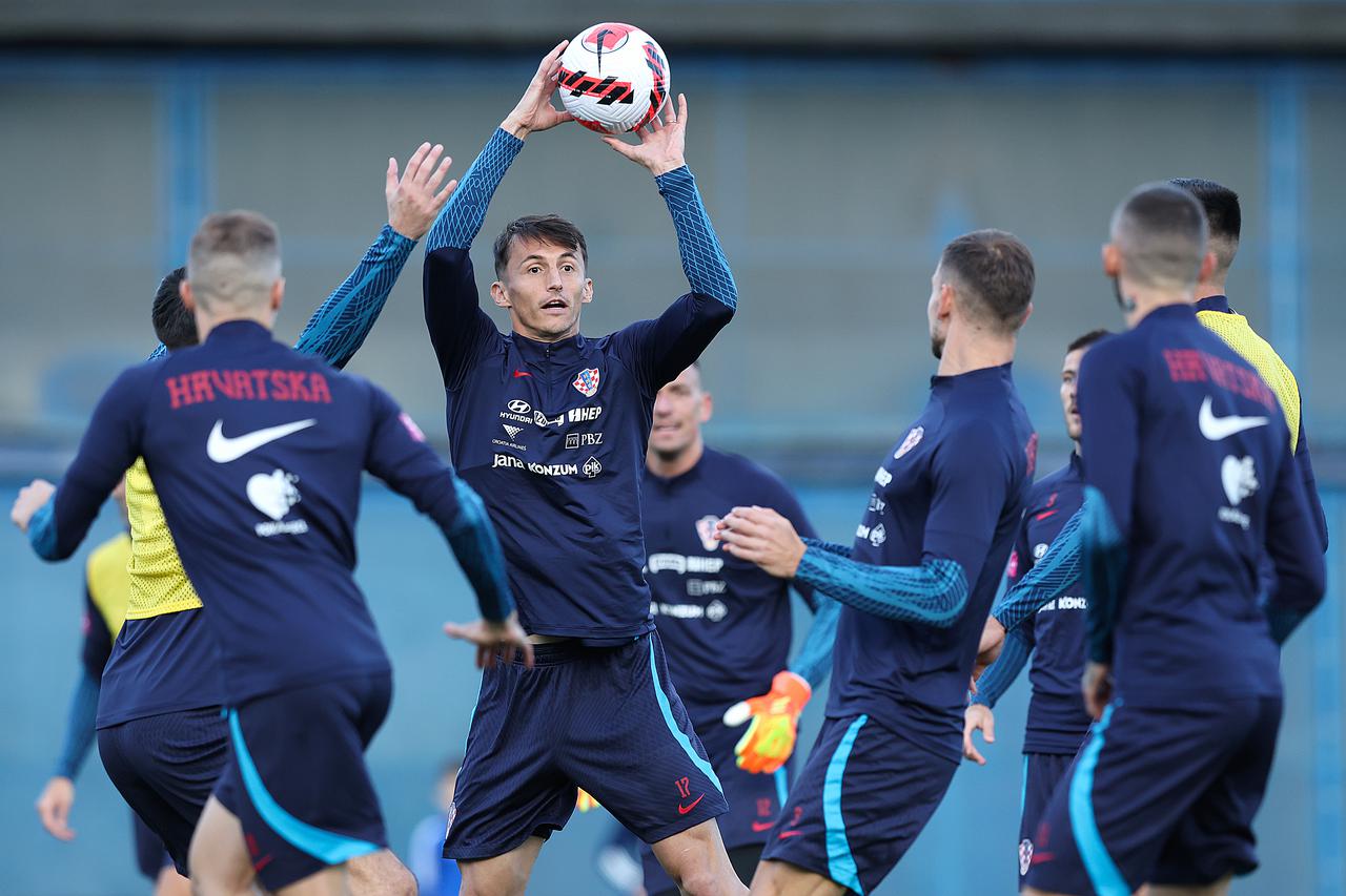 Zagreb: Održan trening hrvatske nogometne reprezentacije uoči sutrašnje utakmice s Danskom