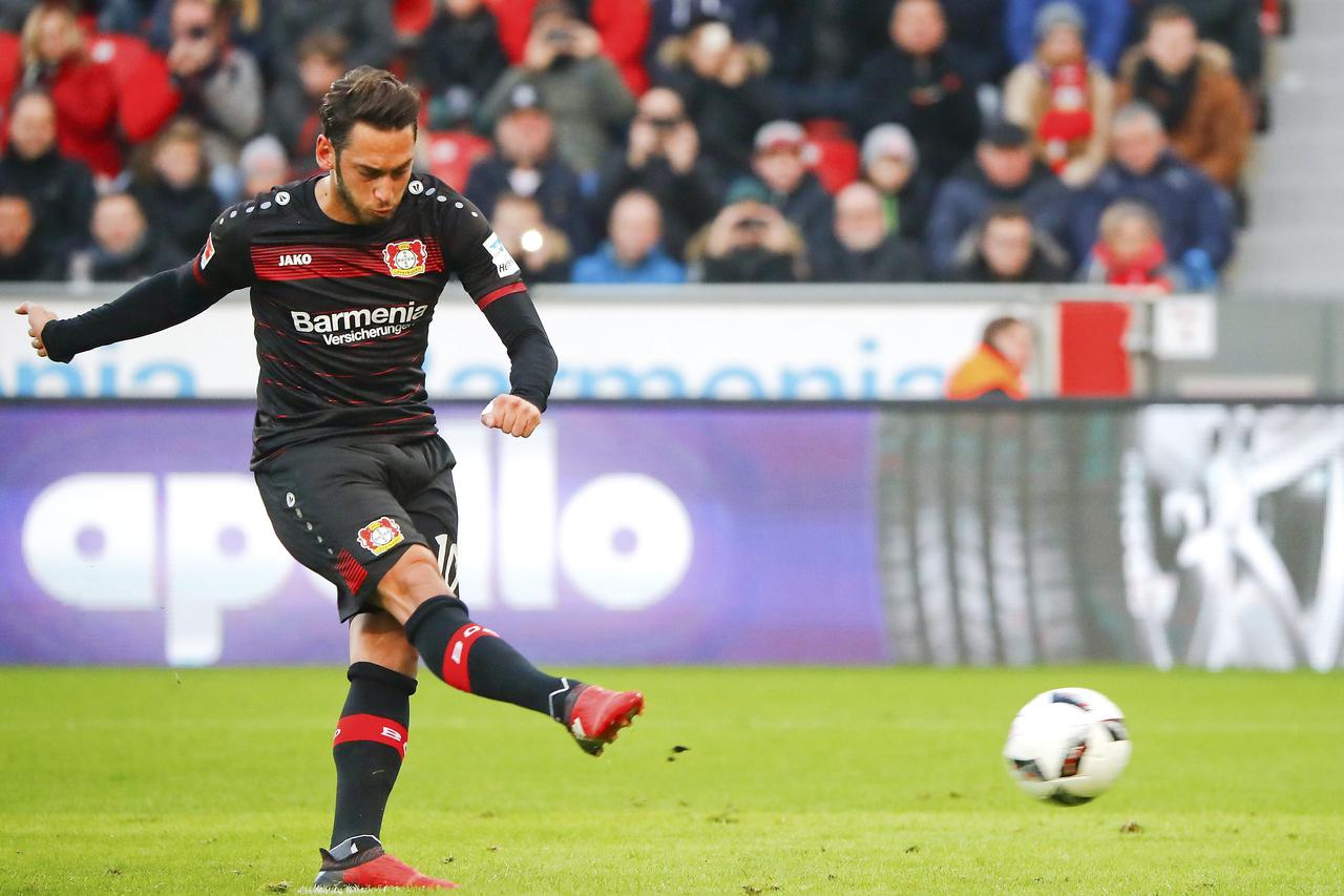 Hakan Calhanoglu
