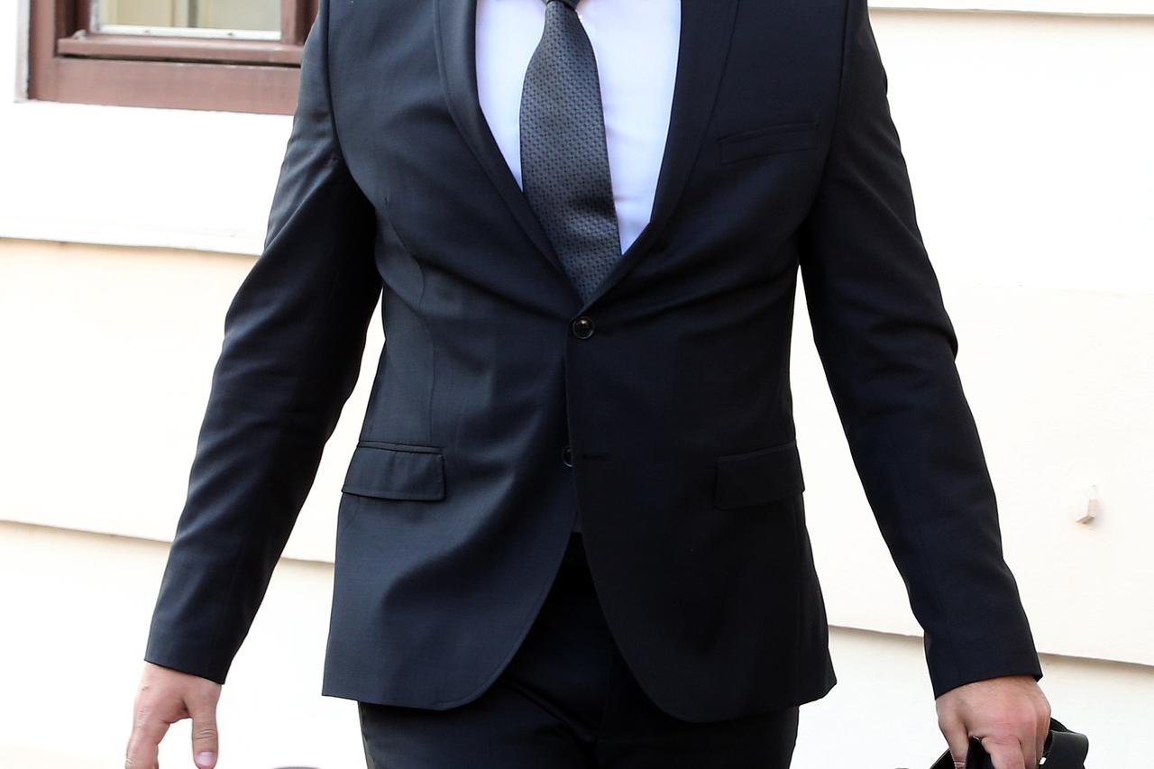 28.01.2016., Zagreb - Novoimenovani ministri dolaze na prvu sjednicu Vlade.  Ministar unutarnjih poslova Vlaho Orepic.  Photo: Robert Anic/PIXSELL