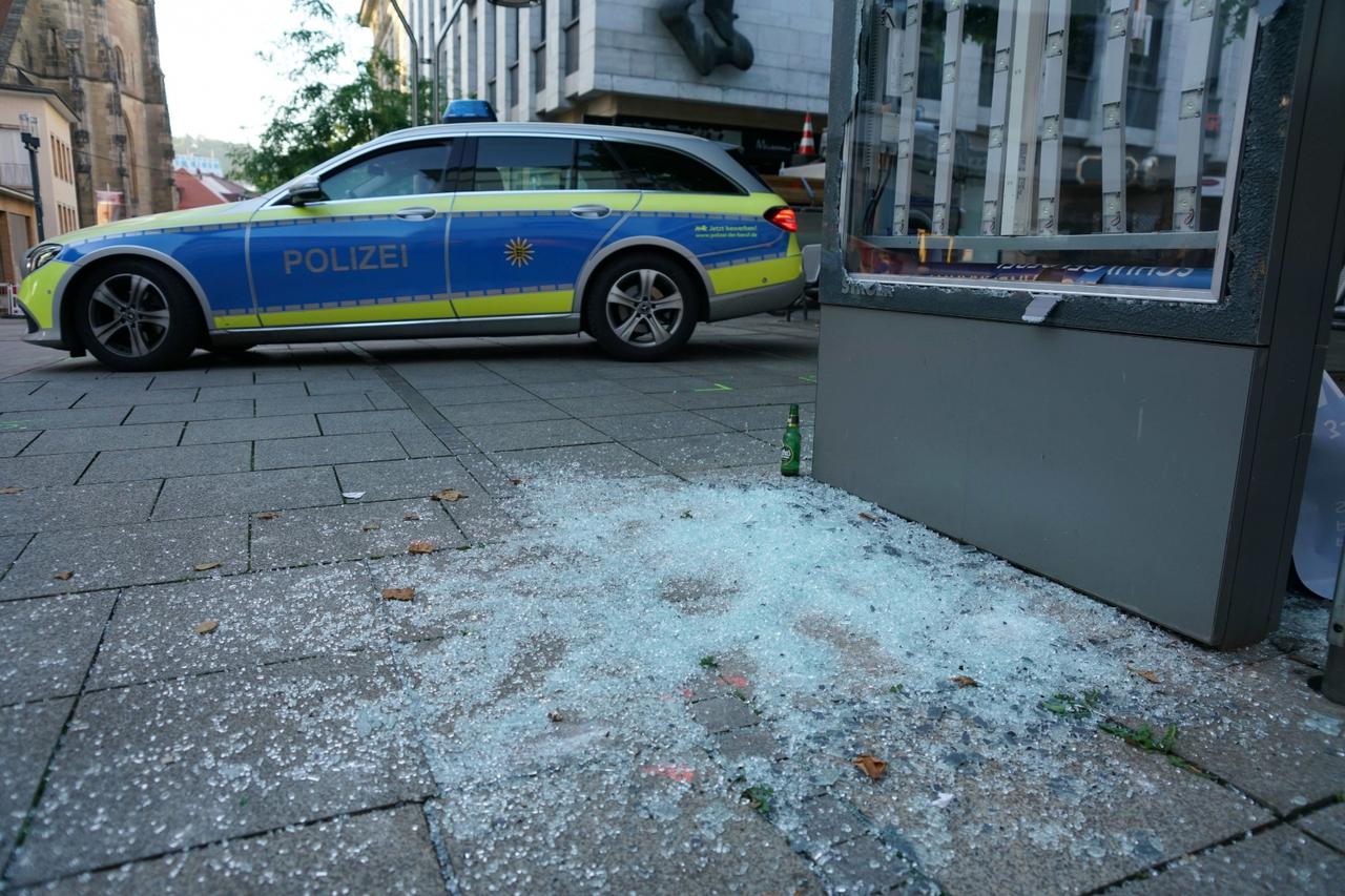 Riots and looting in Stuttgart