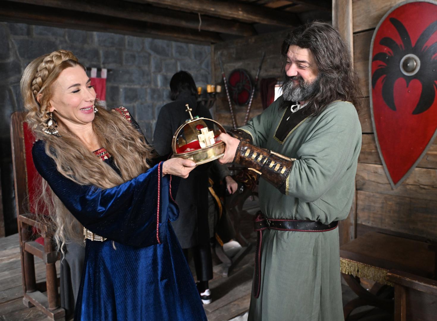 Produkcijska kuća Interfilm za potrebe Hrvatske radiotelevizije (HRT) dovršila je danas snimanje nove, pete sezone kostimirane humorističke serije „Mrkomir Prvi“, čije se premijerno prikazivanje uskoro očekuje na HRT-u.