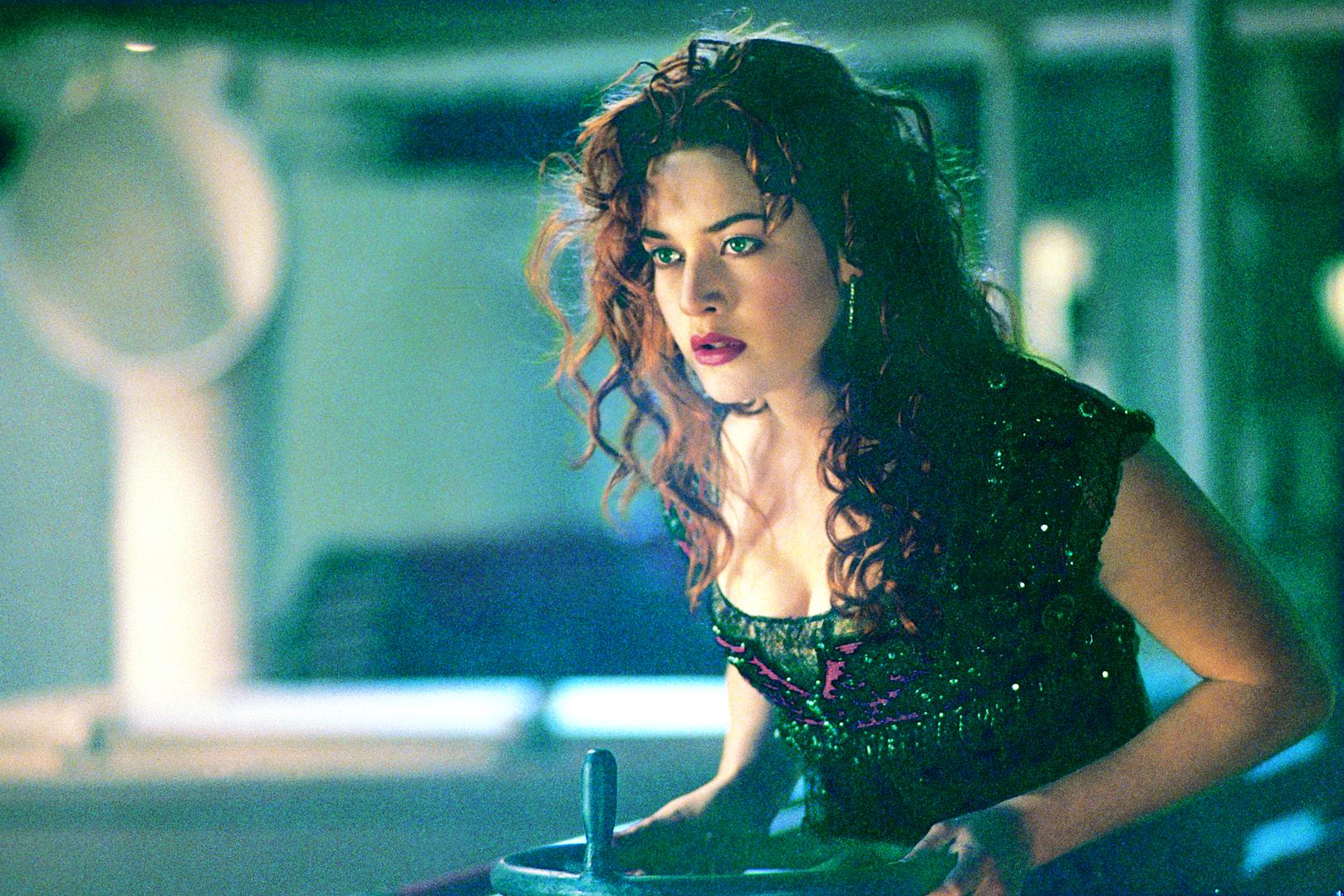 Kate Winslet, kojoj je uloga Rose donijela međunarodnu slavu i prvu od sedam nominacija za Oscara, također je izgradila impresivnu karijeru. Svoj zlatni kipić osvojila je 2008. za film "Žena kojoj sam čitao", a za uloge u filmovima i serijama poput "Steve Jobs", "Mildred Pierce" i recentne HBO-ove uspješnice "Mare iz Easttowna" nagrađena je Zlatnim globusima i Emmyjima. Ponovno se udružila s redateljem Jamesom Cameronom u blockbusteru "Avatar: Put vode".