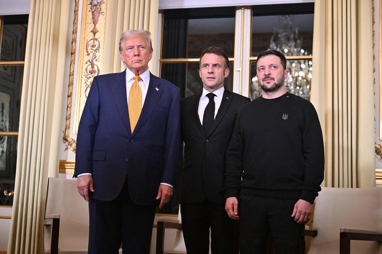 Pariz: Sastali se Trump, Macron i Zelenski