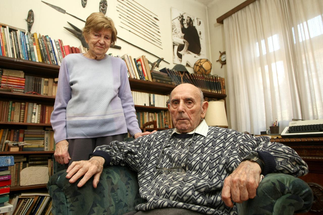09.03.2011. Zagreb, Hrvatska - Poznati knjizevnik i moreplovac Joza Horvat u svojem domu na zagrebackom Medvescaku. Na fotografiji sa suprugom Renatom. Photo: Petar Glebov/PIXSELL