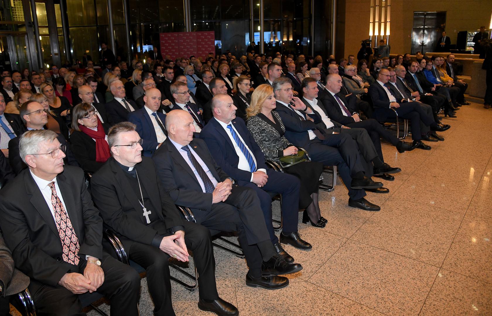 16.01.2023., Zagreb - U Nacionalnoj i sveucilisnoj knjiznici odrzana je promocija 2. dopunjenog izdanja knjige "Diplomatska oluja" Mate Granica. Zeljko Reiner, kardinal Josip Bozanic, predsjednik Ustavnog suda Miroslav Separovic, potpredsjednik Vlade i ministar branitelja Tomo Medved, Kolinda Grabar Kitarovic, predsjednik Vlade Andrej Plenkovic, predsjednik Sabora Gordan Jandrokovic, predstavnik Styria Media Grupe u Hrvatskoj Ivan Tolj Photo: Josip Regovic/PIXSELL