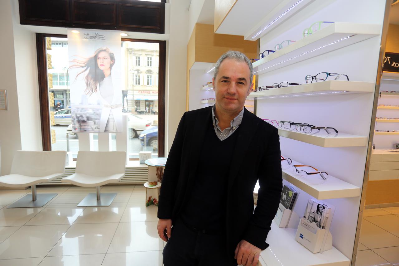 24.02.2016., Rijeka - Pavle Pavicic, vlasnik optike Optisol.  Photo: Goran Kovacic/PIXSELL