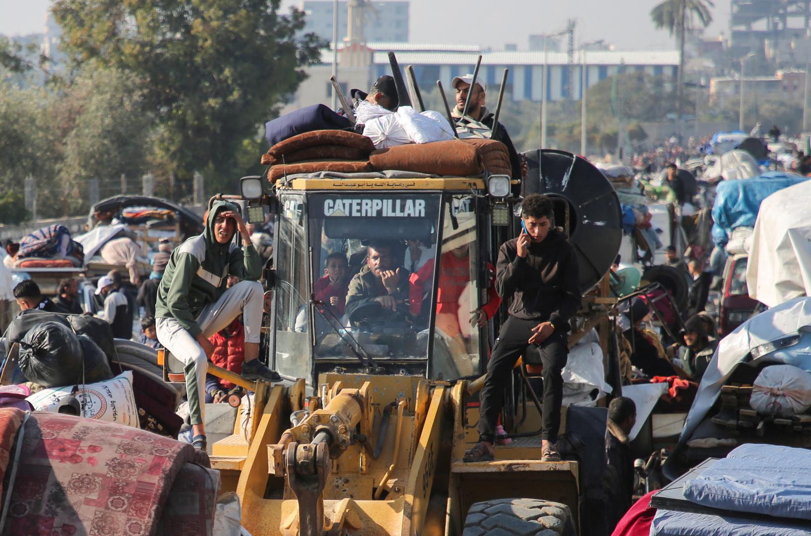 Izraelska vojska objavila je priopćenje u kojem je stanovnicima Gaze rečeno da će im biti dopušteno da se vrate pješice obalnom cestom u  te vozilima istočnom cestom Salahudeen. Upozorio ih je da se ne približavaju položajima izraelskih snaga.