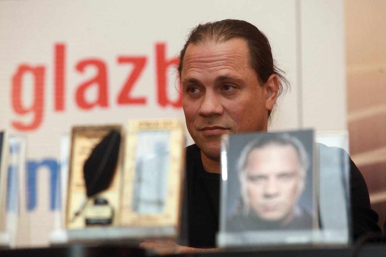 Boris Dežulović