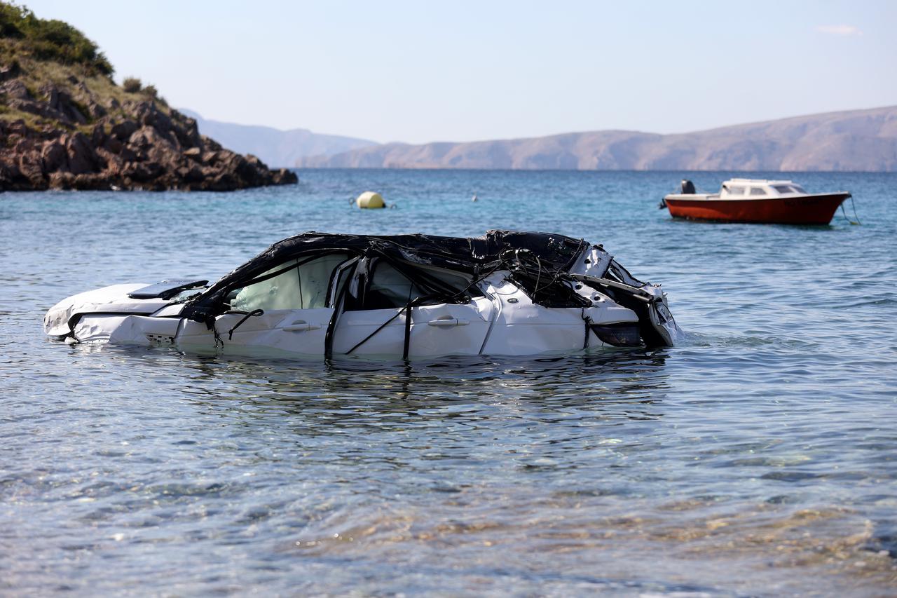 Iz mora kod Senja izvučen automobil u kojem je poginulo četvero stranih državljana