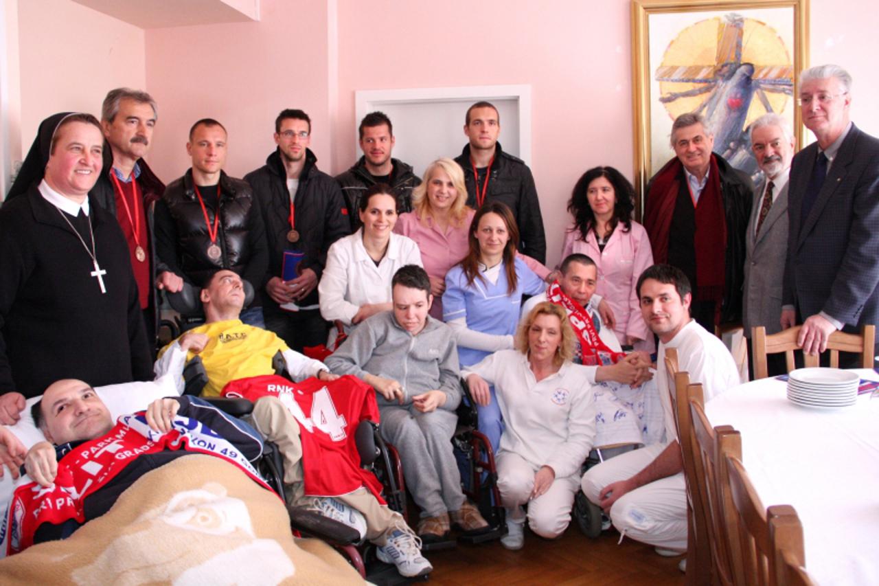 \'10.03.2011.,Split, Igraci Hajduka i igraci Splita zajedno su posjetili centar za rehabilitaciju Samaritanac koji seskrbi  o osobama s najtezim invaliditetima Photo: Ivana Ivanovic/PIXSELL\'