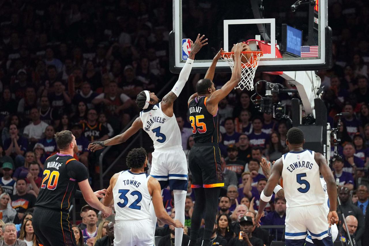NBA: Playoffs-Minnesota Timberwolves at Phoenix Suns