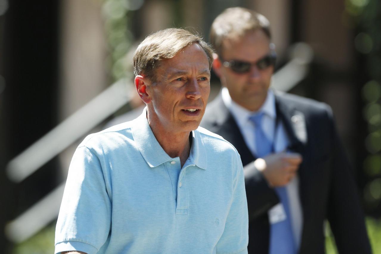 david petraeus,paula broadwell (1)