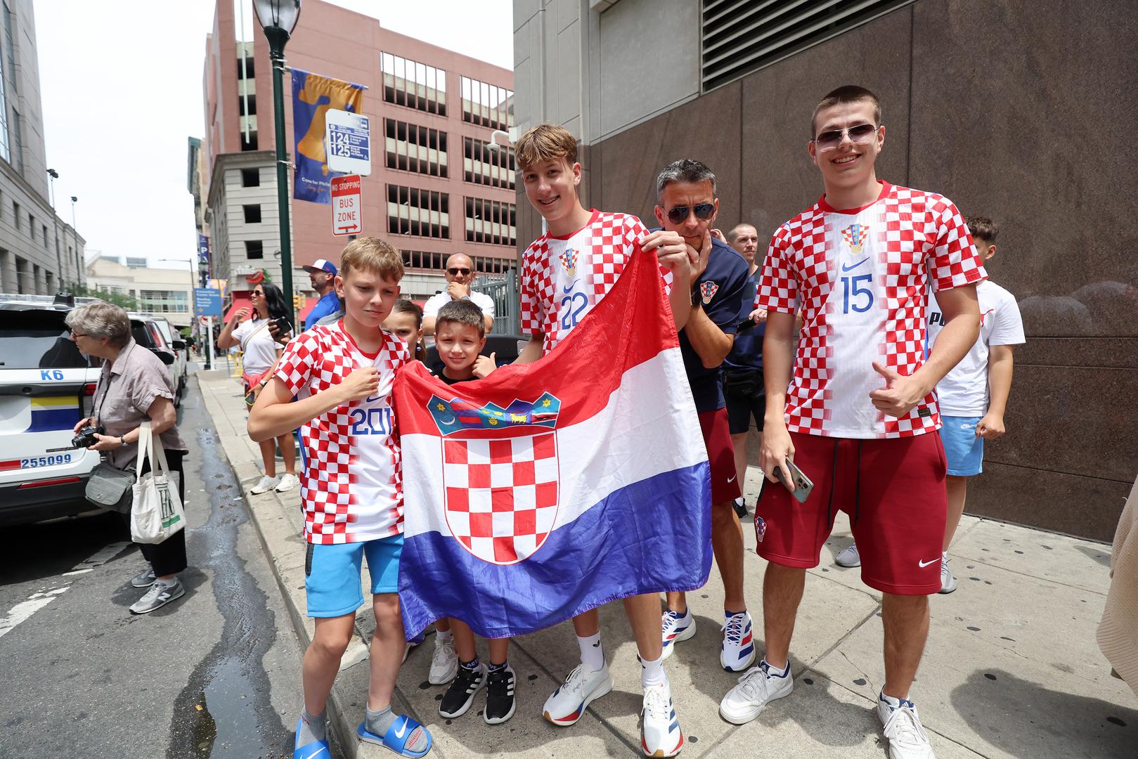 Za razliku od Torobnta, u Philadelphiji i okolici ne živi puno Hrvata (oko tisuću), ali zasigurno će mnogo hrvatskih navijača stići iz svih kutova svijeta kako bi podržali vatrene.
