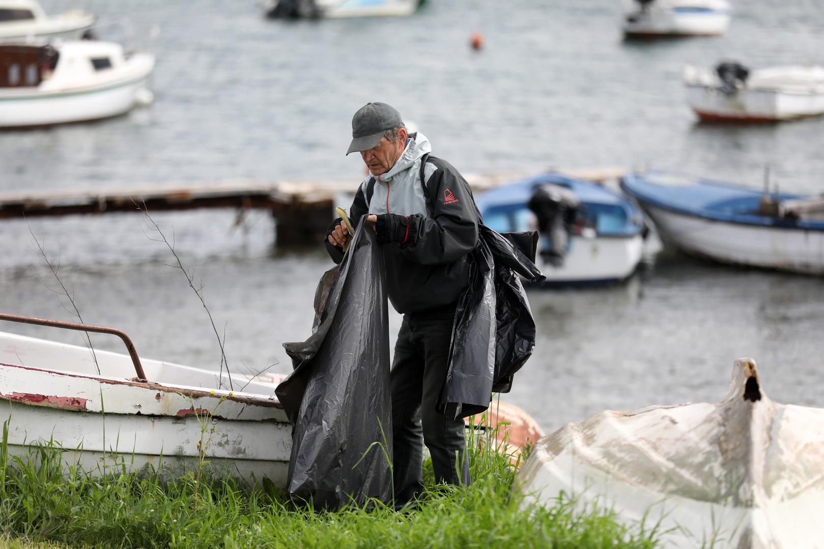 26.04.2025., Liznjan - Liznjansko se priobalje cistilo u sklopu ekoloske akcije Rezolucija Zemlja 2025. Photo: Sasa Miljevic/PIXSELL