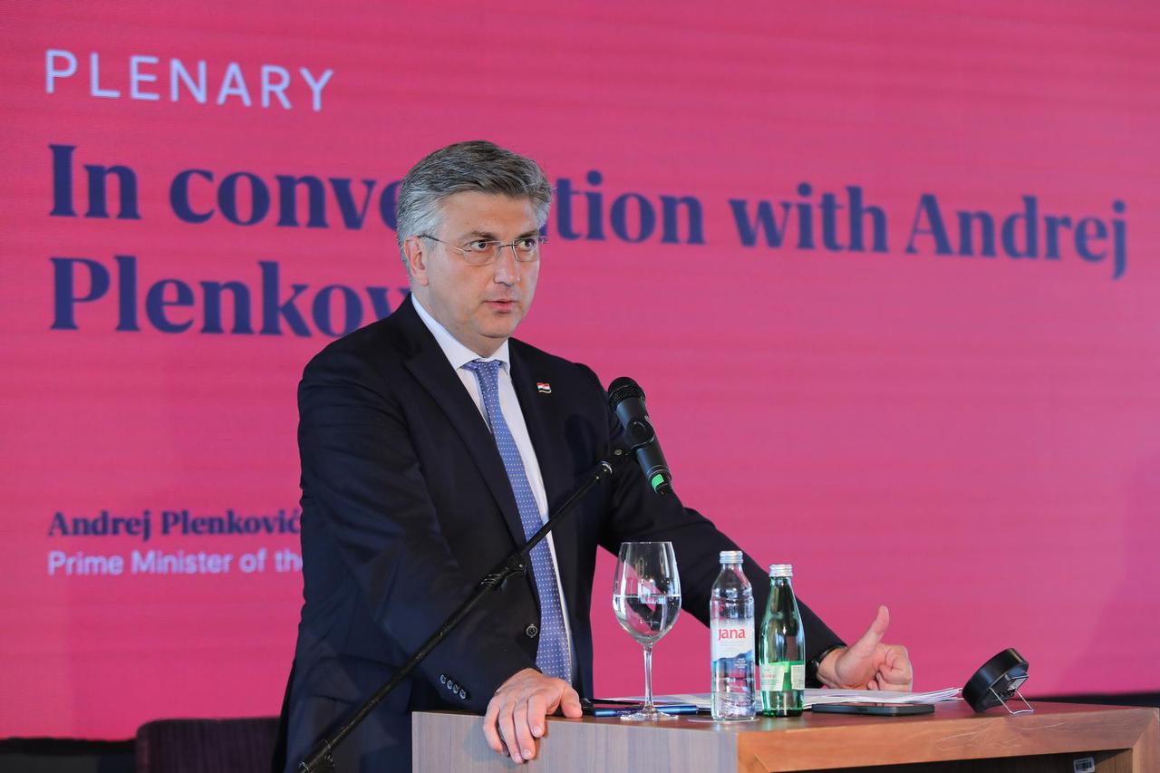Zagreb: Premijer Plenković sudjelovao na konferenciji European Young Leaders u Westinu