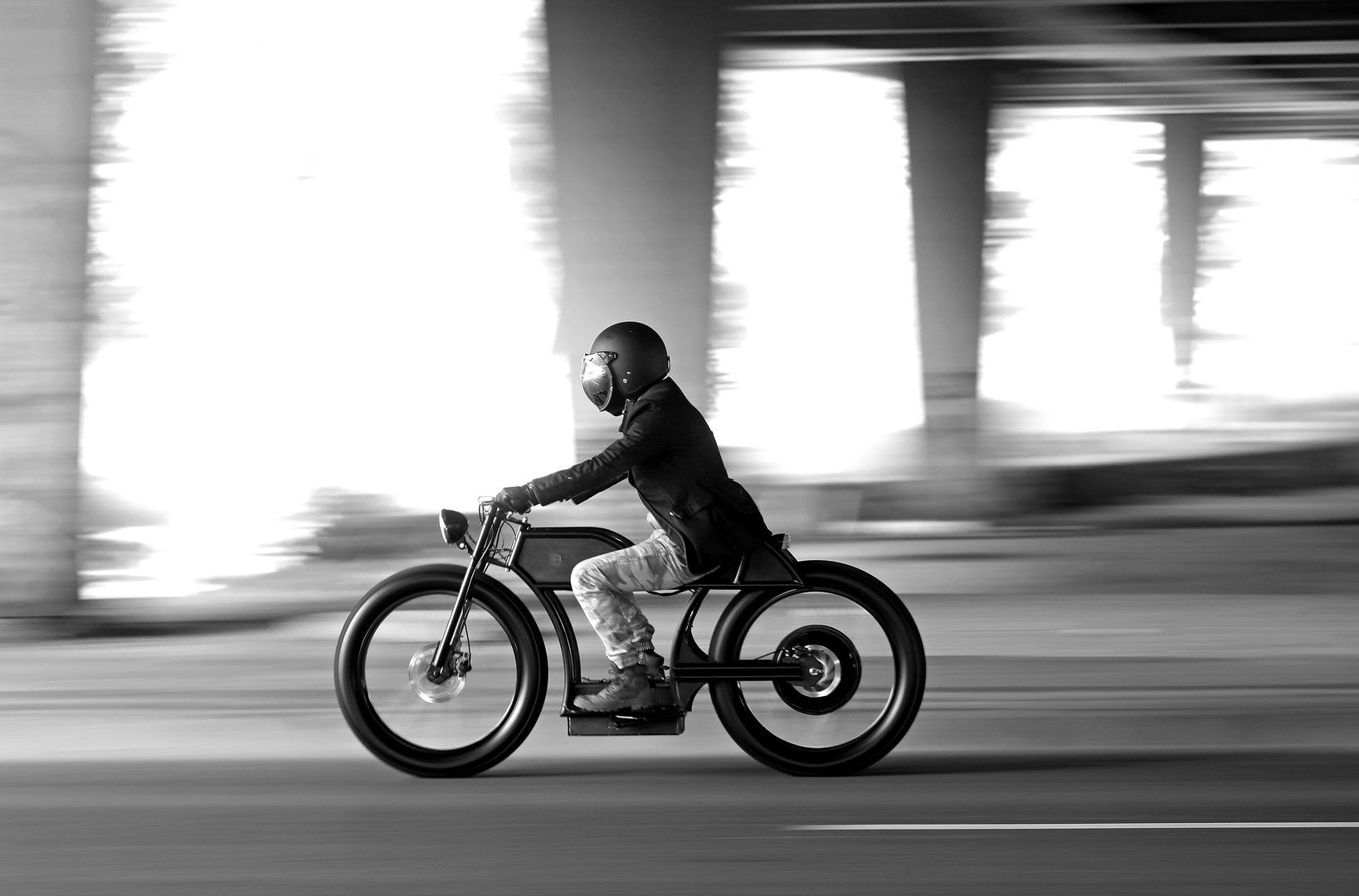 10.10.2018., Zagreb - Duško Ilijević iz tvrtke SentiMental Bikes i njegov novi model e-bicikla EXPERIMENT.