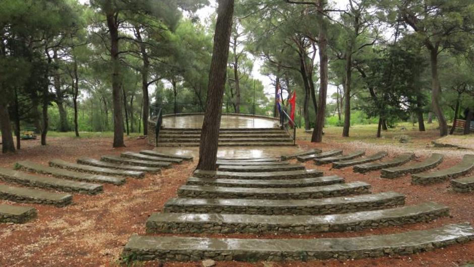 Kiša pokvarila praznički ugođaj na Marjanu