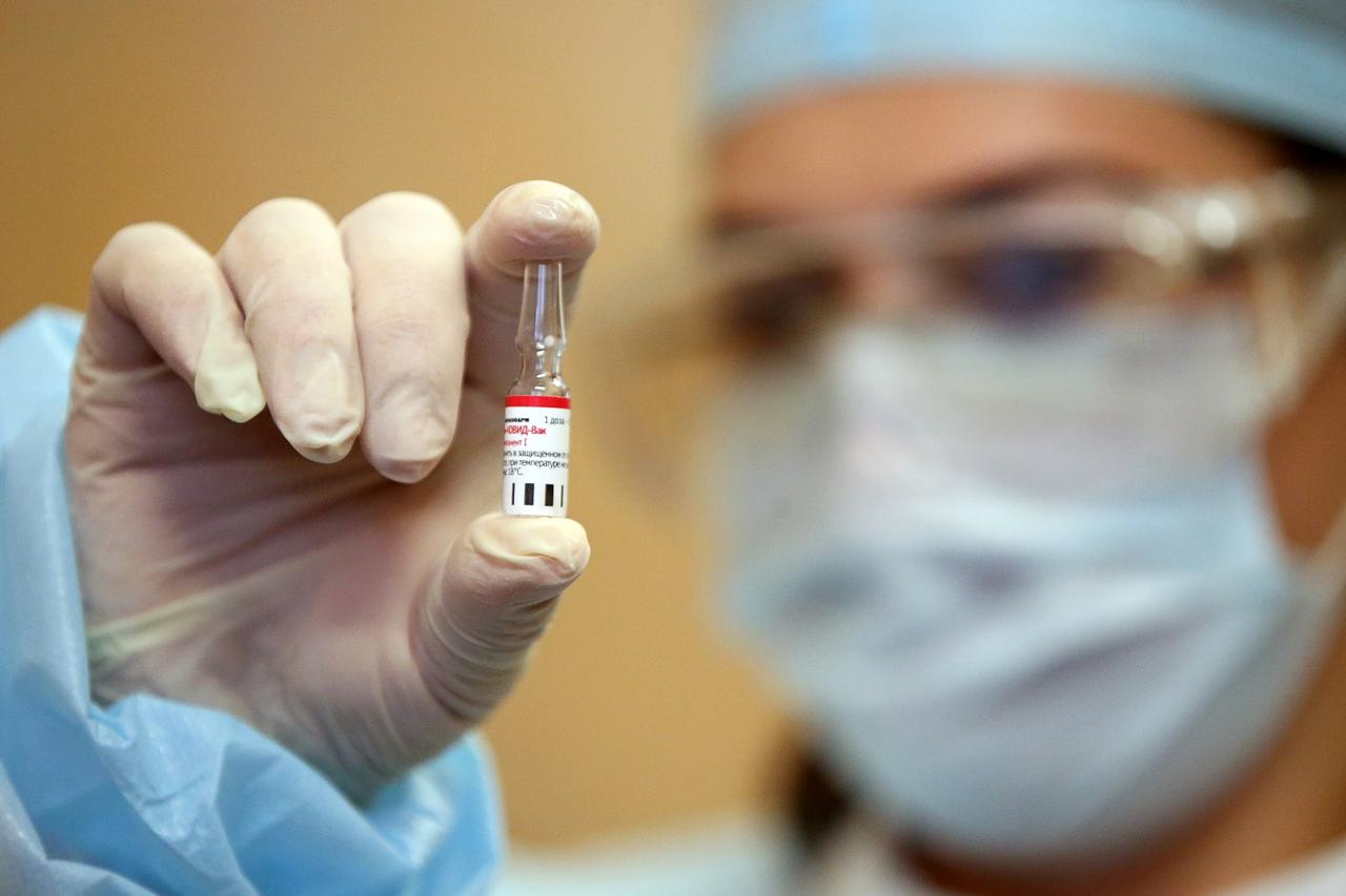 Volunteers get Russian COVID-19 vaccine in Minsk