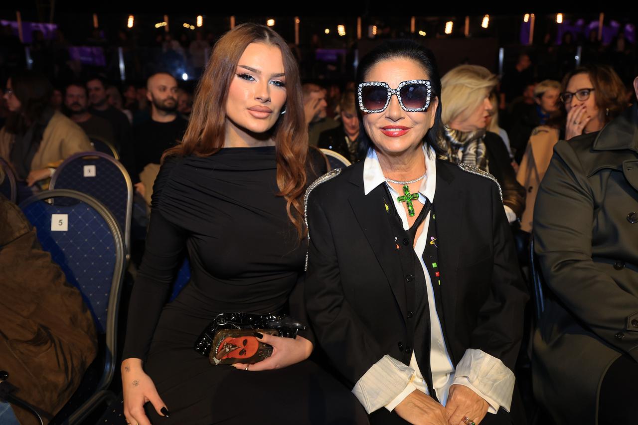 Zagreb: Umjetnica Salome predstavila svoj novi cabaret "Iznenada Salome"