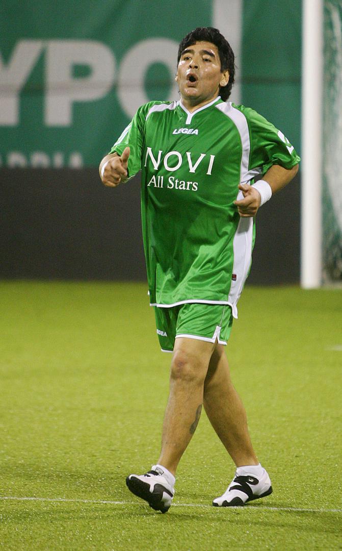 15.06.2005. Novi Vinodolski - Humanitarna malonogometna utakmica odigrana je u sklopu teniskog spektakla Croatian Classic. Sav prihod najmijenjen je Domu za nezbrinutu djecu i mladje punoljetne osobe 'Braca Mazuranic' u Novom Vinodolskom. Uz tenisace te 'vatrene' nastupio je i jedan od najboljih nogometasa svih vremena Diago Armando Maradona. 
Photo: Zeljko Lukunic/PIXSELL