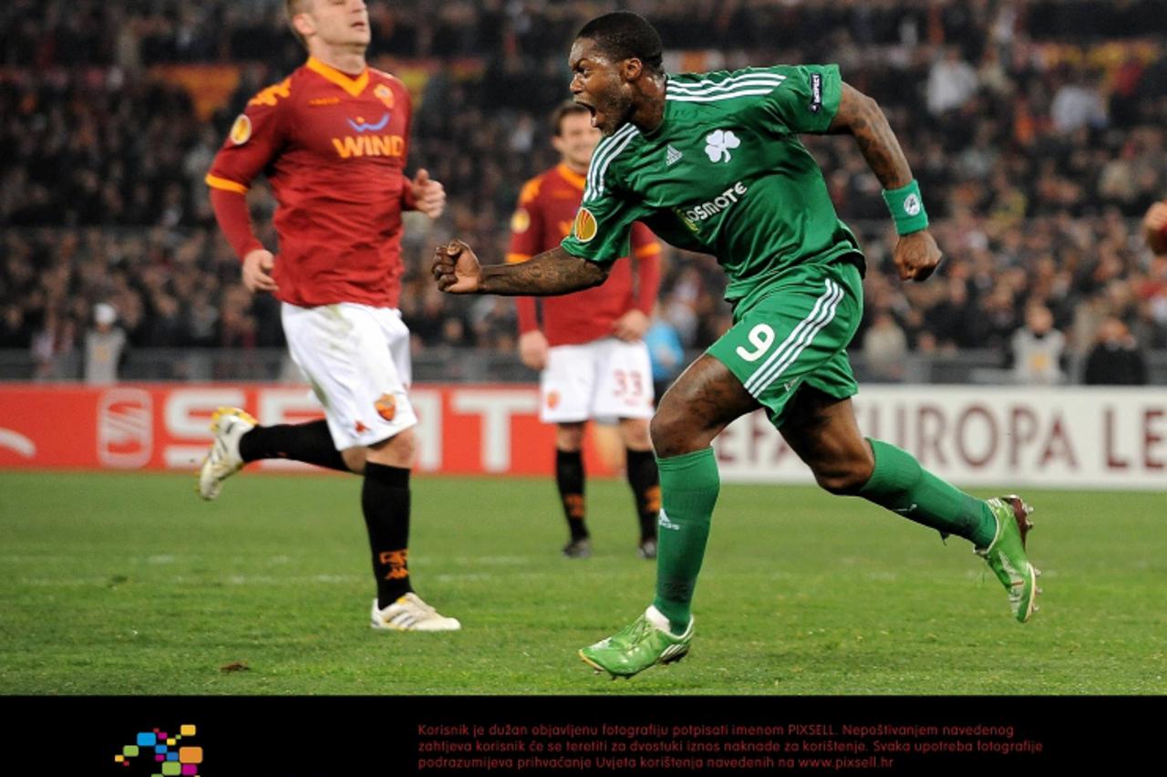 '25.02.2010, Stadio Olimpico, Rom, ITA, UEFA EL, AS Rom vs Panathinaikos Athen, im Bild Torjubel bei Djibril CISSE, Foto: nph  /  Andrea Staccioli'