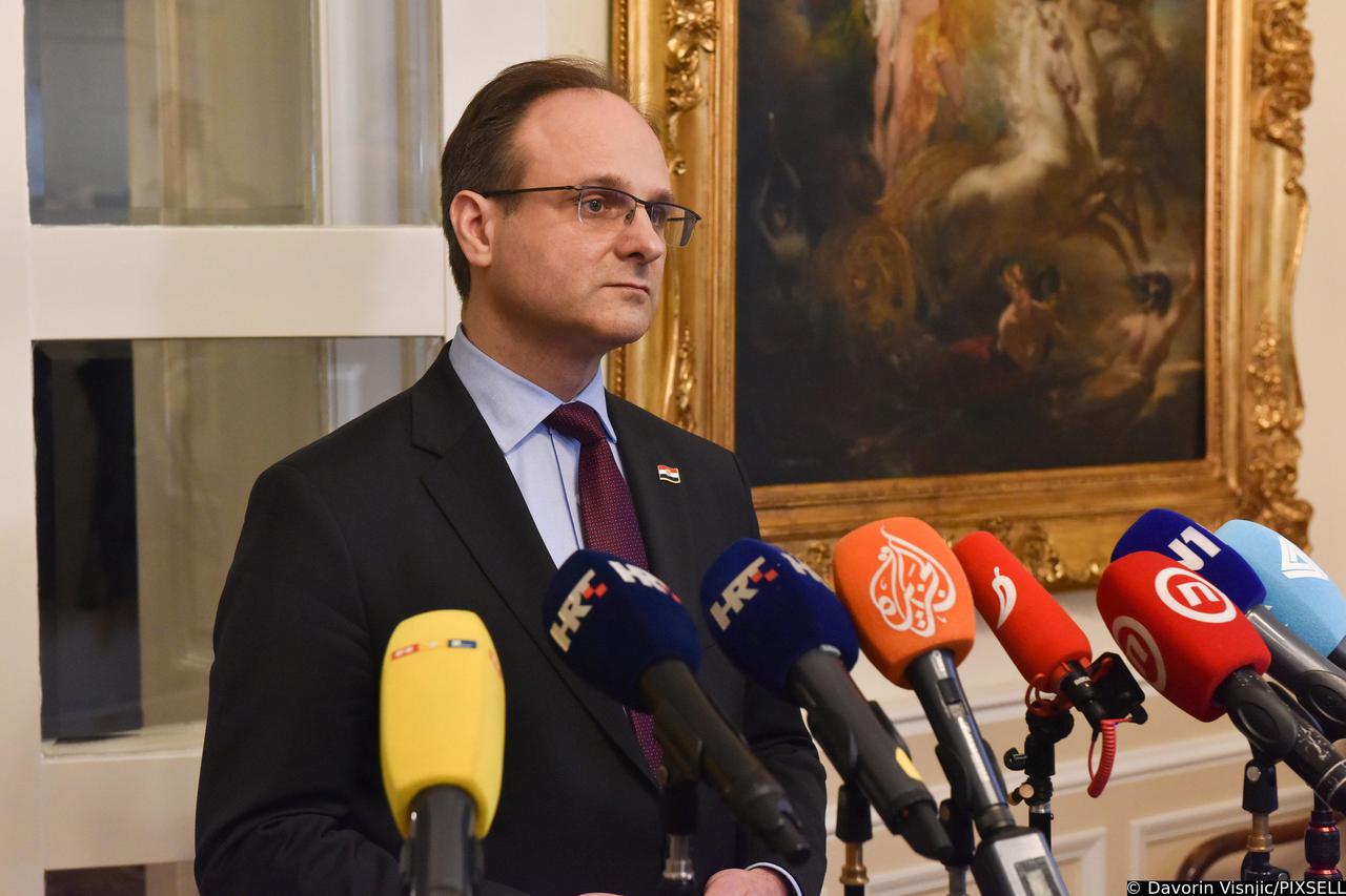 Zagreb: Predstojnik Ureda premijera Zvonimir Frka Petešić dao je izjavu o obnovi stana