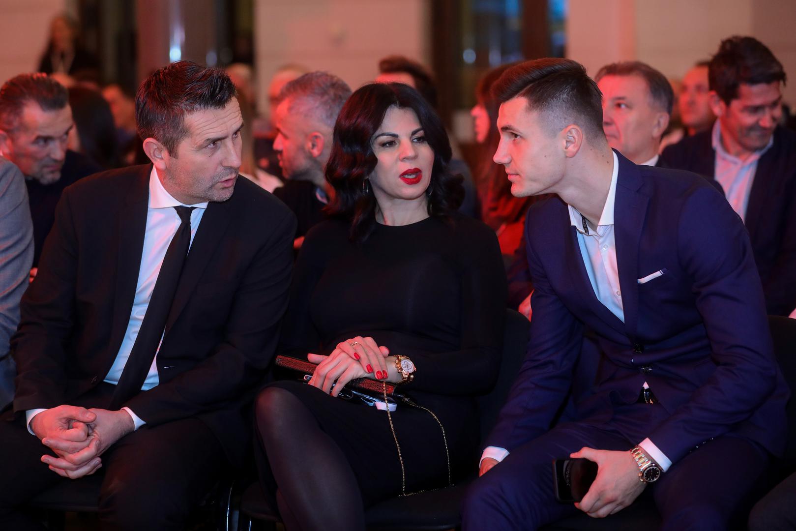 Nenad Bjelica je najbolji trener. 