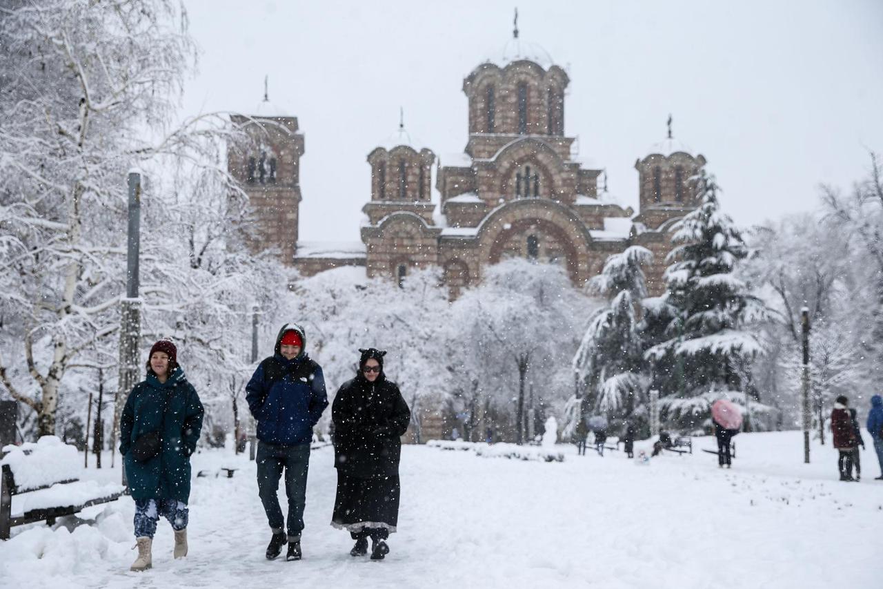Snijeg zabijelio beogradske ulice