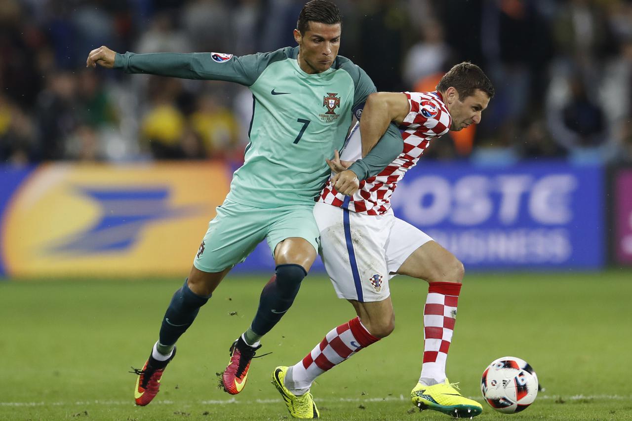 Cristiano Ronaldo - Darijo Srna