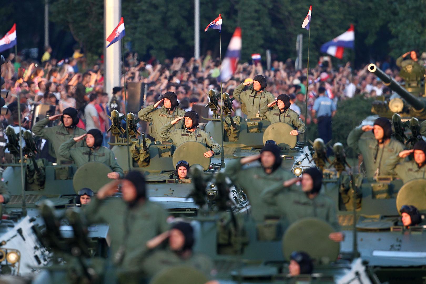 Zadnji vojnih mimohod održan je prije 10 godina, na 20. obljetnicu Oluje. Dan uoči središnje proslave u Kninu, 4. kolovoza 2015. u Zagrebu je u mimohodu sudjelovalo 3000 sudionika i 330 vozila, 30 zrakoplova