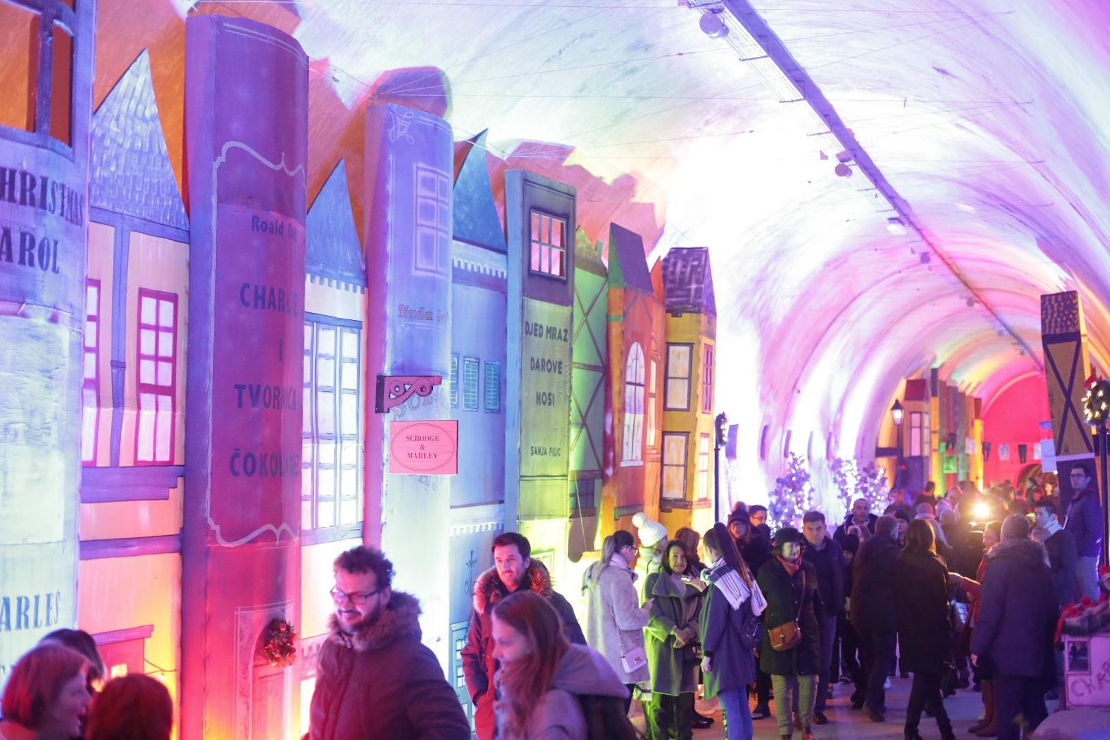Ulica kao iz doba Charlesa Dickensa zatvorit će se 17. prosinca. Nakon toga u tunelu će vas dočekati nova slika – želja, odnosno scenografija predimenzionirane dječje igračke.
