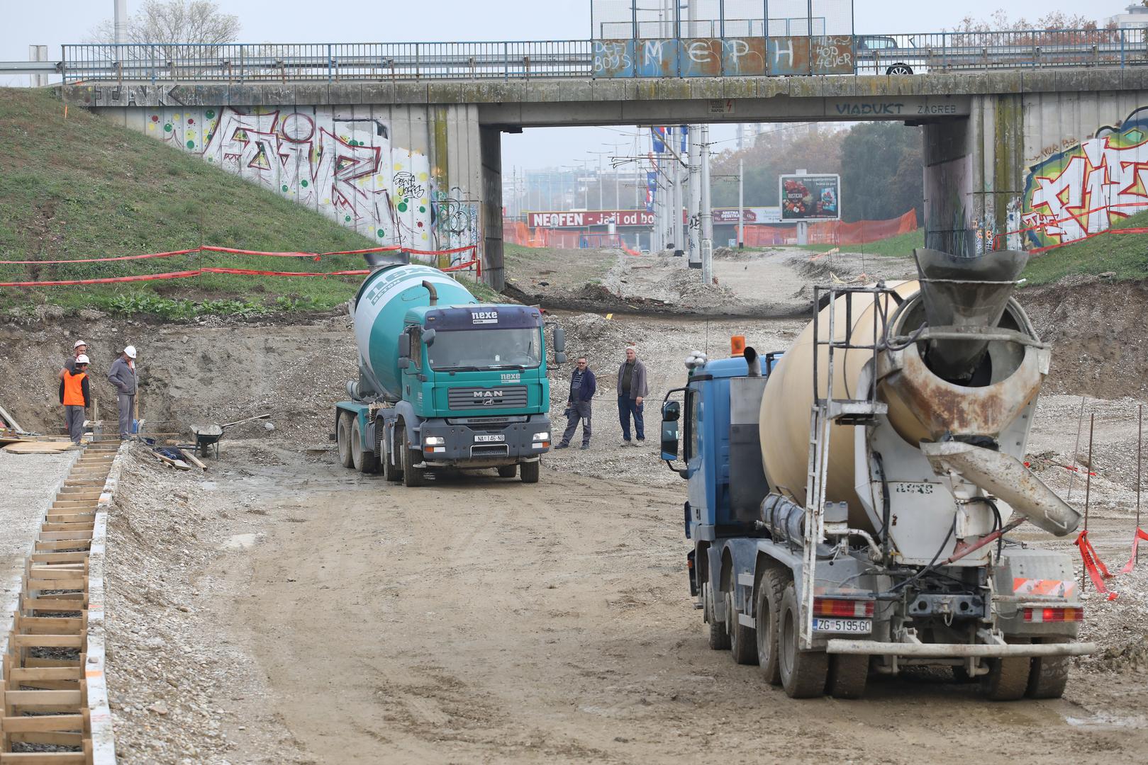 Unatoč lijepom vremenu koje ih je pratilo od srpnja, radnici na rotoru radili su samo u jednoj smjeni
