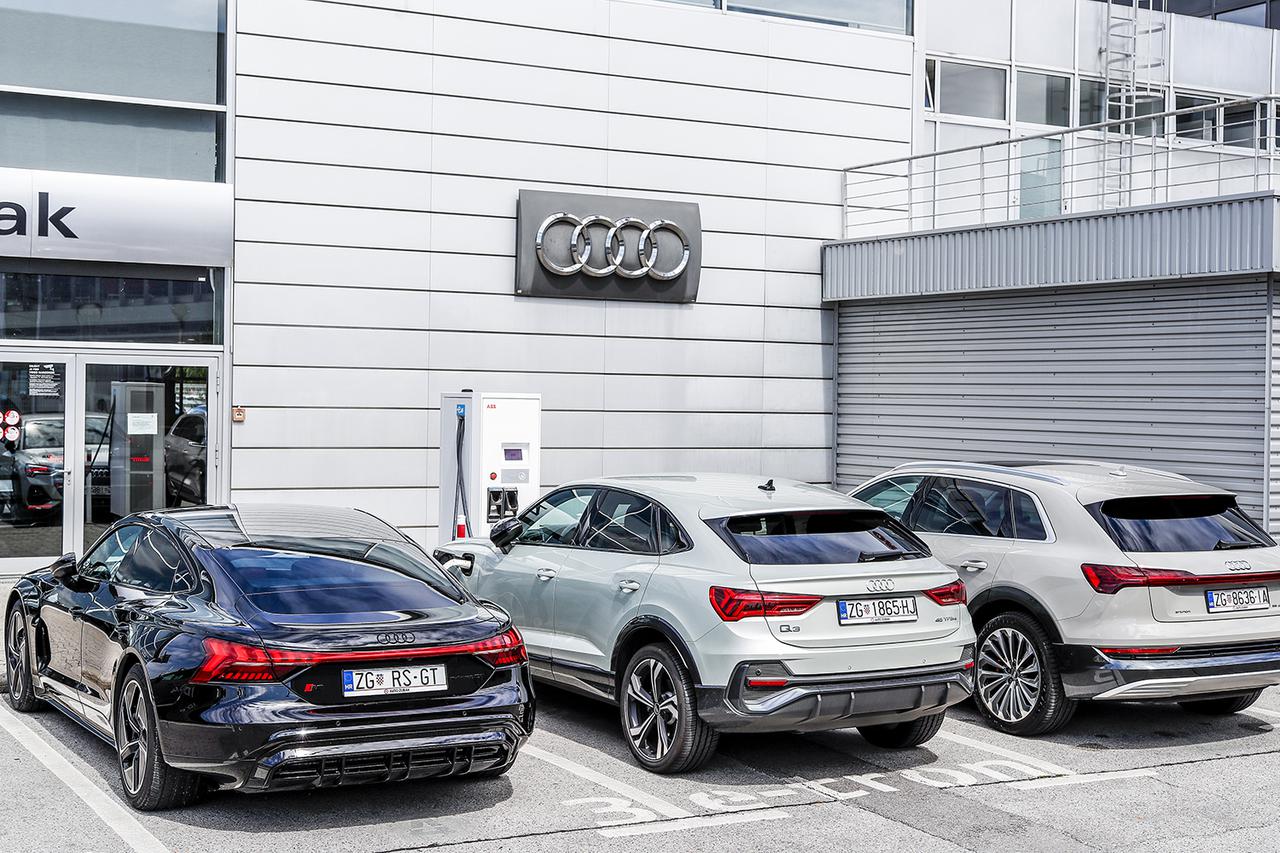 Električne punionice nalaze se ispred AutoZubak prodajnih salona