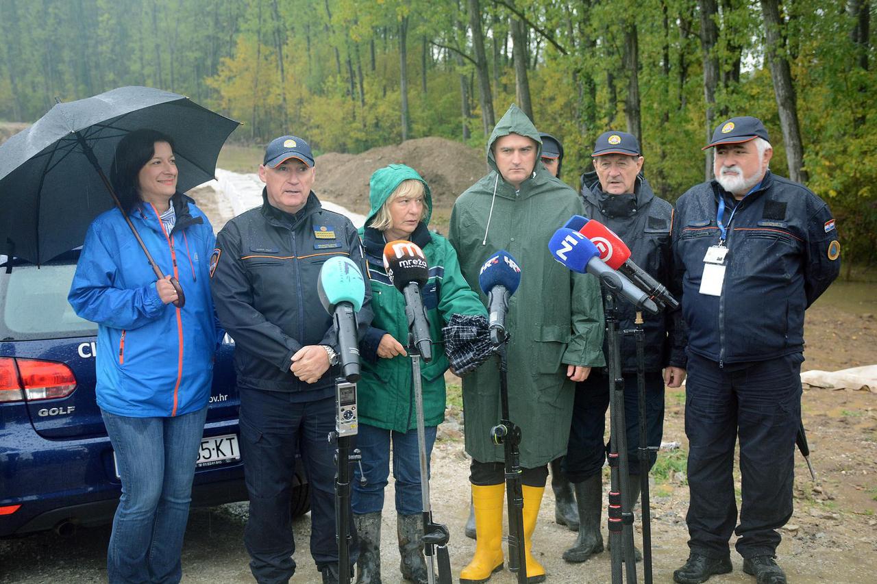 Petrinja: Obilazak radova na sanaciji nasipa oštećenih u potresu