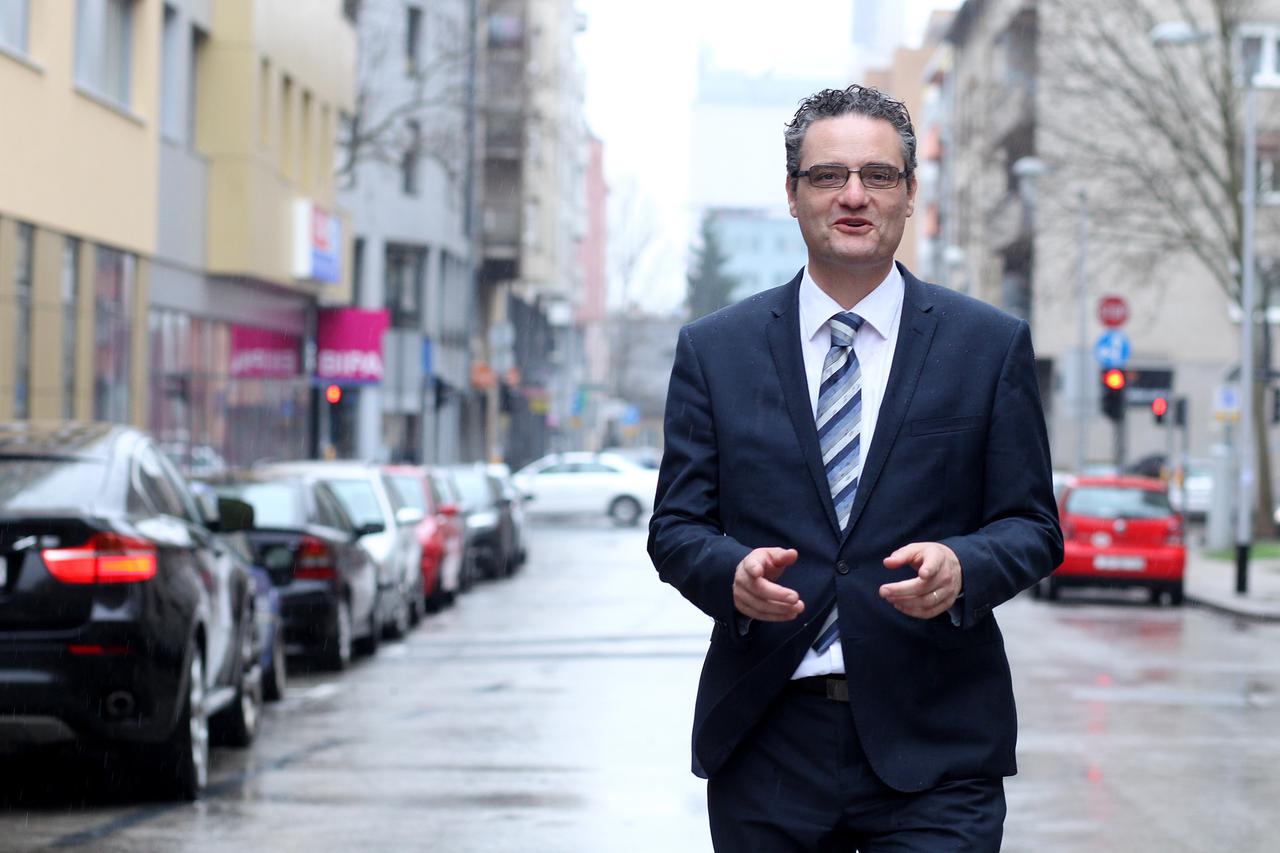 25.03.2015., Zagreb - Vice John Batarelo, doktor znanosti, predsjednik udruge Vigilare, predstojnik Ureda za pastoral obitelji Zagrebacke nadbiskupije. Photo: Boris Scitar/vecernji list/PIXSELL