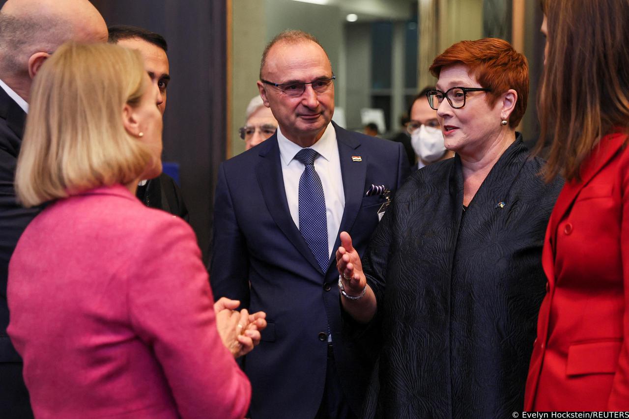 NATO foreign ministers and Ukrainian foreign minister meet in Brussels