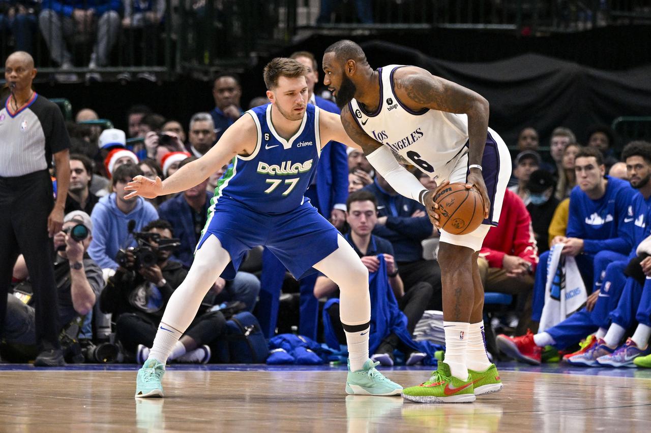 NBA: Los Angeles Lakers at Dallas Mavericks