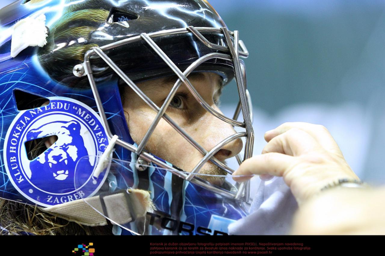 '09.09.2012., Ledena dvorana Doma sportova, Zagreb - EBEL Liga, KHL Medvescak Zagreb - EC Red Bull Salzburg. Robert Kristan.  Photo: Goran Stanzl/PIXSELL'