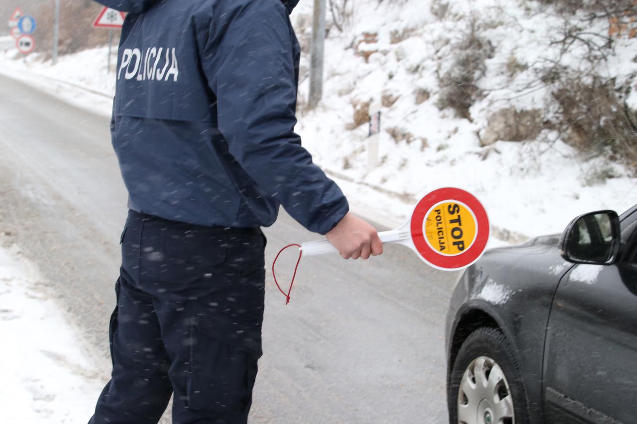 Policija